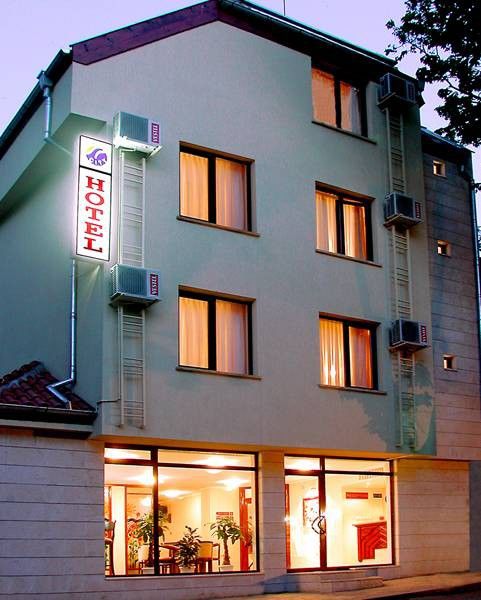 Hugo Hotel 3*