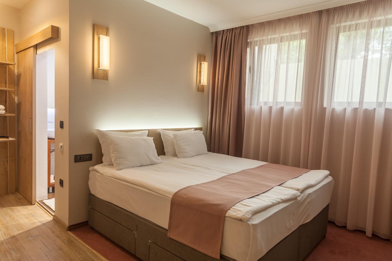 Hugo Hotel 3*
